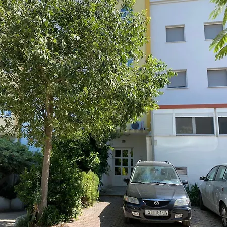 Lucky Pearl Apartman *